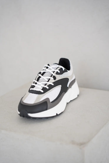 Capo Runner 2.0 Trainer - Black/Grey/White (PRE-ORDER)