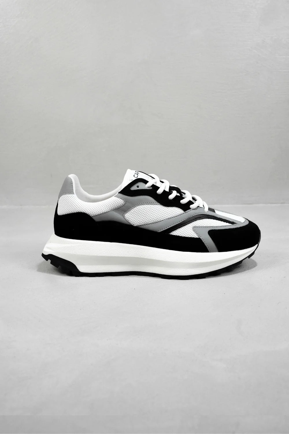 Capo OMNI Trainer - Black/White