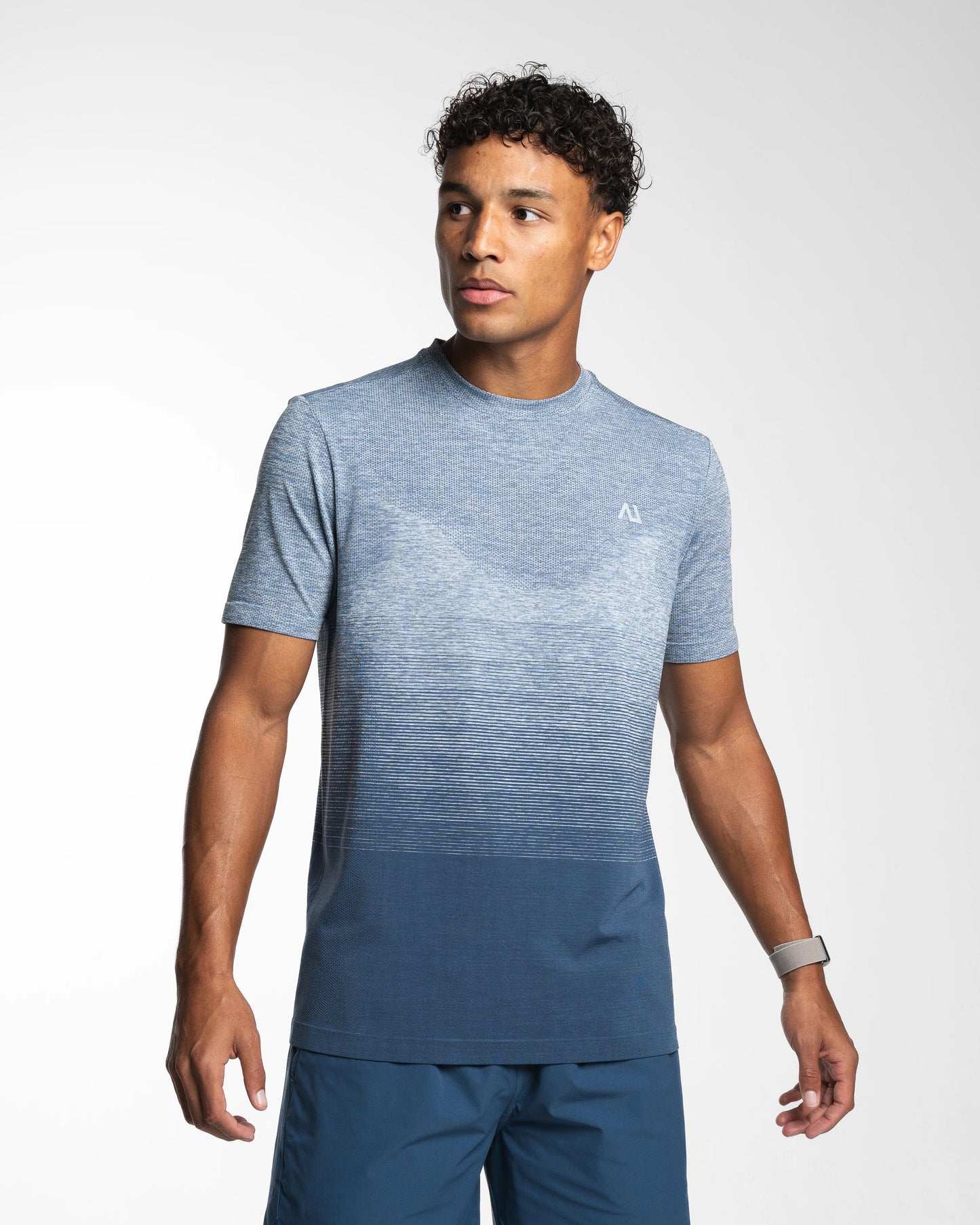 Agaru Gradient Seamless T-Shirt - Azure Blue