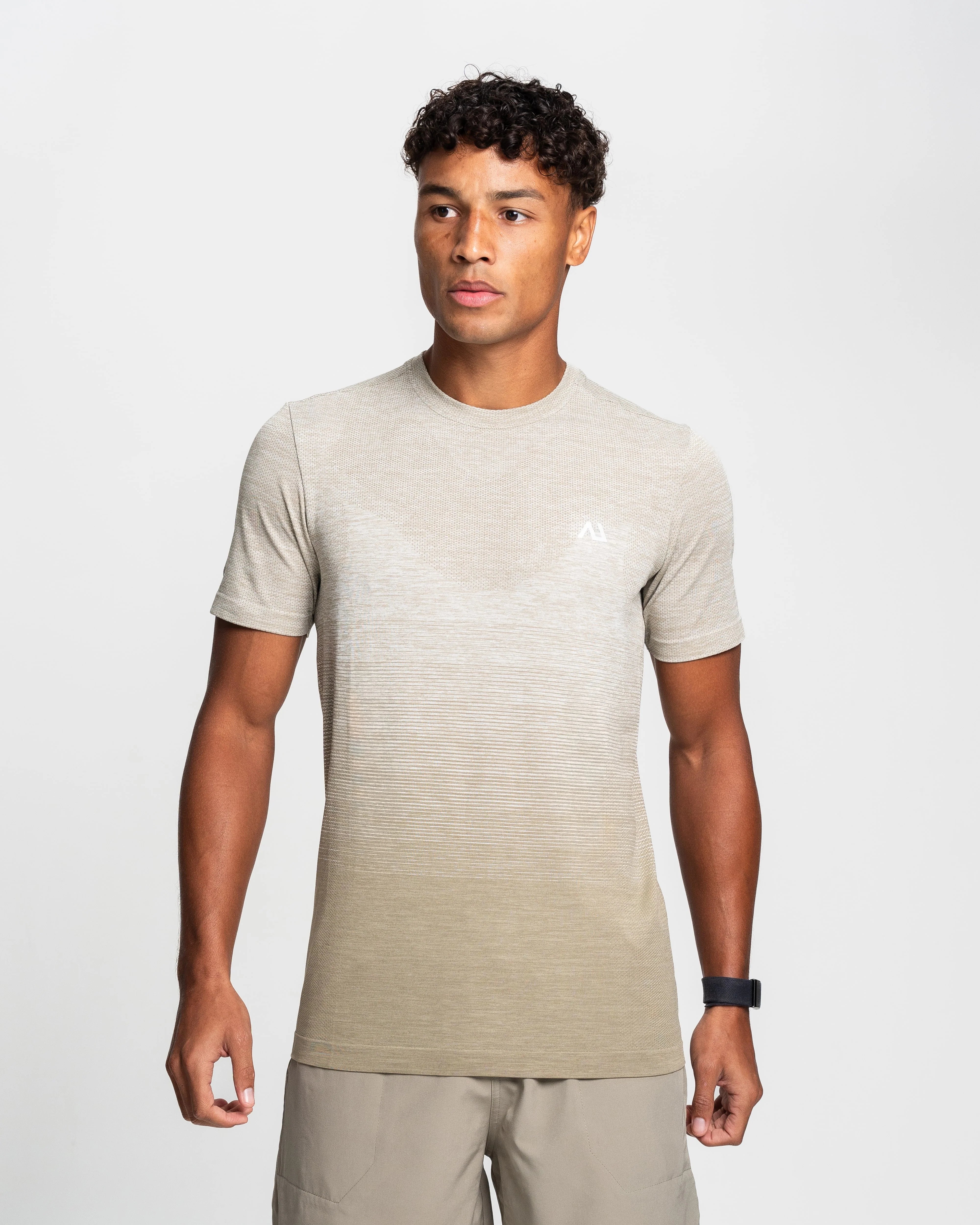 Agaru Kita Gradient Seamless T-Shirt - Desert Sand