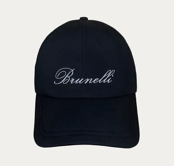 Black cap with 'Brunelli' branding on a white background